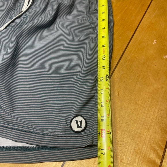 Vuori Kore Lined Shorts Green/Gray Striped with 7 inch Inseam - Picture 13 of 15